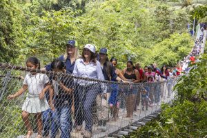Inauguración de puente sobre río Boqueron